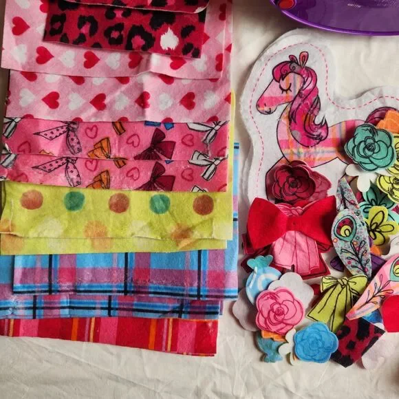 Sew Cool Sewing Machine - Purple w/ Pink Accents W/ Accessories - Picture 13 of 16